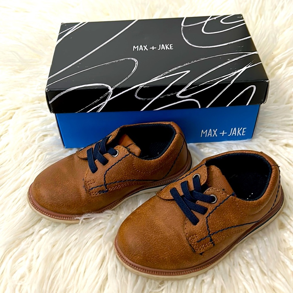 Dress-up shoes for toddler